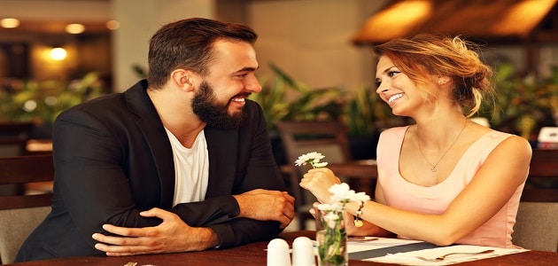 تفسير حلم شخص غريب يحبني للعزباء مفسر