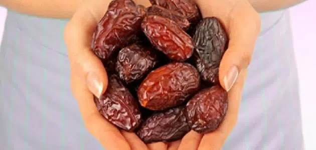 تفسير حلم إعطاء التمر في المنام للعزباء