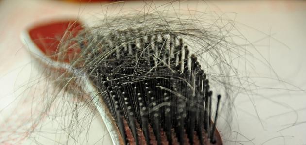تفسير تساقط الشعر في المنام للعزباء