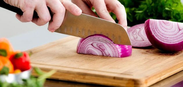 تقشير البصل في المنام