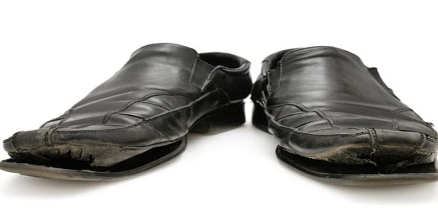 تفسير الحذاء المقطوع في المنام للمتزوجة