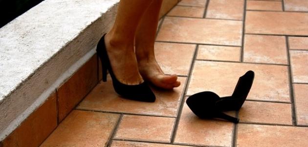 تفسير النعال المقطوع في المنام للمتزوجة