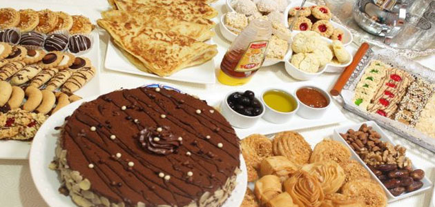 تفسير حلم أكل الحلويات مع الأقارب للحامل