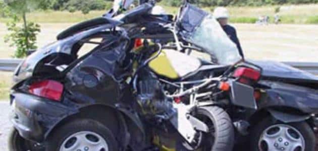 تفسير حلم حادث انقلاب سيارة لشخص آخر
